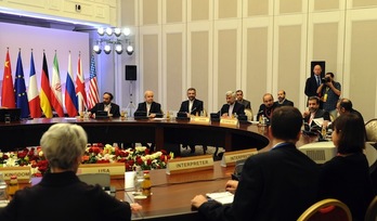 Encuentro entre Irán y representantes del Grupo 5+1. (Ilyas OMANOV/AFP PHOTO)