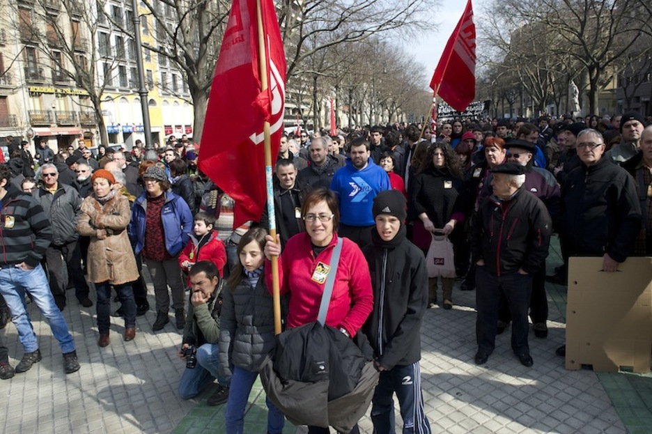 Krisi egoerak familia osoei egiten diete kalte. (Idoia ZABALETA/ARGAZKI PRESS) Krisi egoerak familia osoei egiten diete kalte. (Idoia ZABALETA/ARGAZKI PRESS)