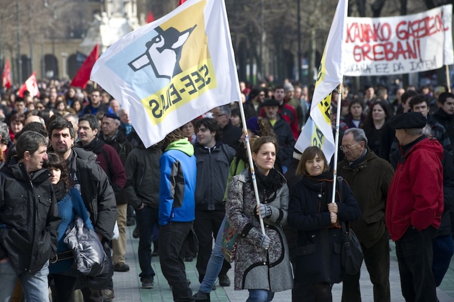 LAB, EHNE eta STEE-EILAS sidikatuek deitu dute protestara. (Idoia ZABALETA/ARGAZKI PRESS) LAB, EHNE eta STEE-EILAS sidikatuek deitu dute protestara. (Idoia ZABALETA/ARGAZKI PRESS)
