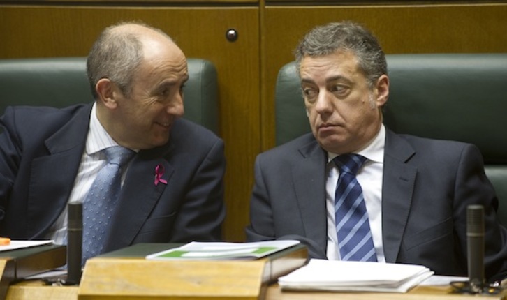 Josu Erkoreka, junto a Iñigo Urkullu, en una imagen de archivo tomada en el Parlamento de Gasteiz. (Raul BOGAJO/ARGAZKI PRESS)