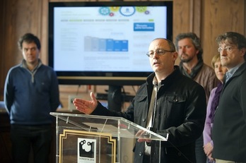 El alcalde de Donostia, Juan Karlos Izagirre, durante la presentación de las reuniones con los ciudadanos. (Juan Carlos RUIZ/ARGAZKI PRESS)