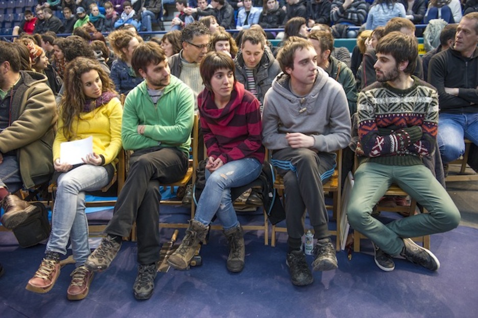 Ernai erakundeko bost bozeramaileak, ezkerretik eskuinera: Maialen Etxeberria, Mikel Button, Irati Sienra, Aitor Anda eta Gotzon Elizburu. (Juanan RUIZ/ARGAZKI PRESS) Ernai erakundeko bost bozeramaileak, ezkerretik eskuinera: Maialen Etxeberria, Mikel Button, Irati Sienra, Aitor Anda eta Gotzon Elizburu. (Juanan RUIZ/ARGAZKI PRESS)