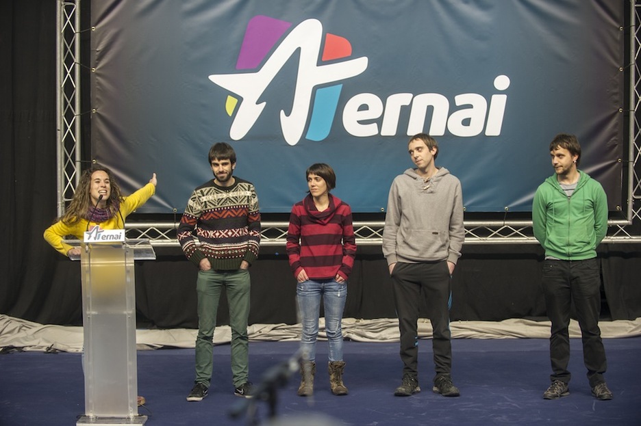 Erakundearen logoa ezagutarazi ondorengo unea. (Juanan RUIZ/ARGAZKI PRESS) Erakundearen logoa ezagutarazi ondorengo unea. (Juanan RUIZ/ARGAZKI PRESS)