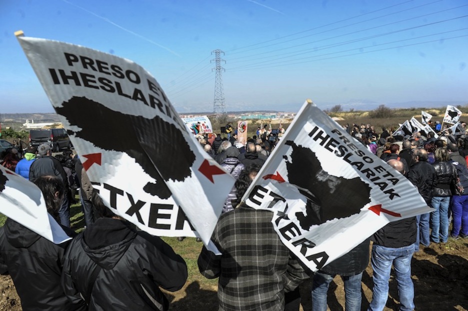 La movilización ha congregado a cientos de personas ante la prisión de Logroño. (Jagoba MANTEROLA/ARGAZKI PRESS) La movilización ha congregado a cientos de personas ante la prisión de Logroño. (Jagoba MANTEROLA/ARGAZKI PRESS)
