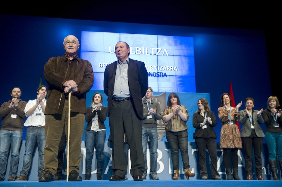 Loren Arkotxa eta Jesus Mari Agirrezabalaga, Udalbiltza-Udalbideko lehendakariorde izandakoa. (Jon URBE/ARGAZKI PRESS)