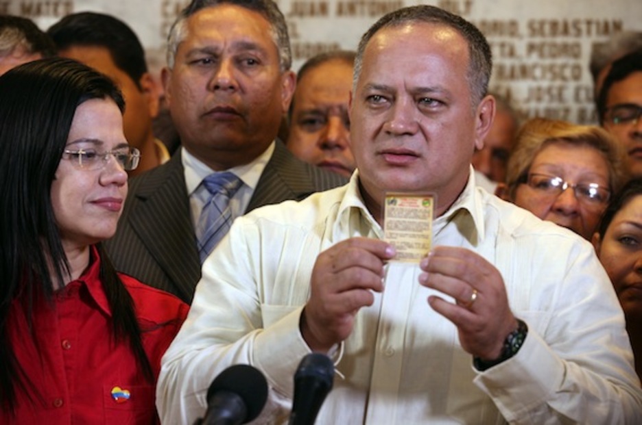 Comparecencia del presidente de la Asamblea Nacional venezolana, Diosdado Cabello, tras la muerte de Chávez. (AFP PHOTO) Comparecencia del presidente de la Asamblea Nacional venezolana, Diosdado Cabello, tras la muerte de Chávez. (AFP PHOTO)