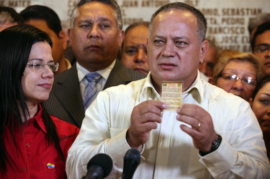 Comparecencia del presidente de la Asamblea Nacional venezolana, Diosdado Cabello, tras la muerte de Chávez. (AFP PHOTO)