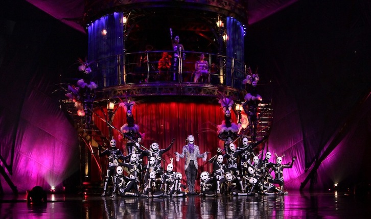 El grupo que se instalará en la capital vizcaina estará compuesto por unas 175 personas, de las que 120 son artistas. (Gotzon ARANBURU)