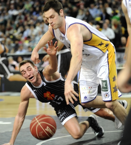 Un instante del partido entre el Uxue Bilbao Basketa y el Valladolid. (ARGAZKI PRESS)