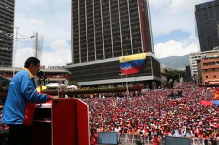 Nicolás Maduro, durante el acto celebrado tras formalizar su candidatura a la presidencia del país. (Marcelo GARCÍA/AFP)