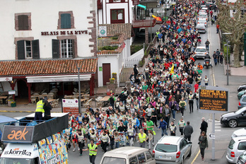 Korrika, Donibane Garazitik igaro denean. (Bob EDME)