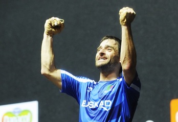 Pablo Berasaluze celebra la victoria. (ARGAZKI PRESS)