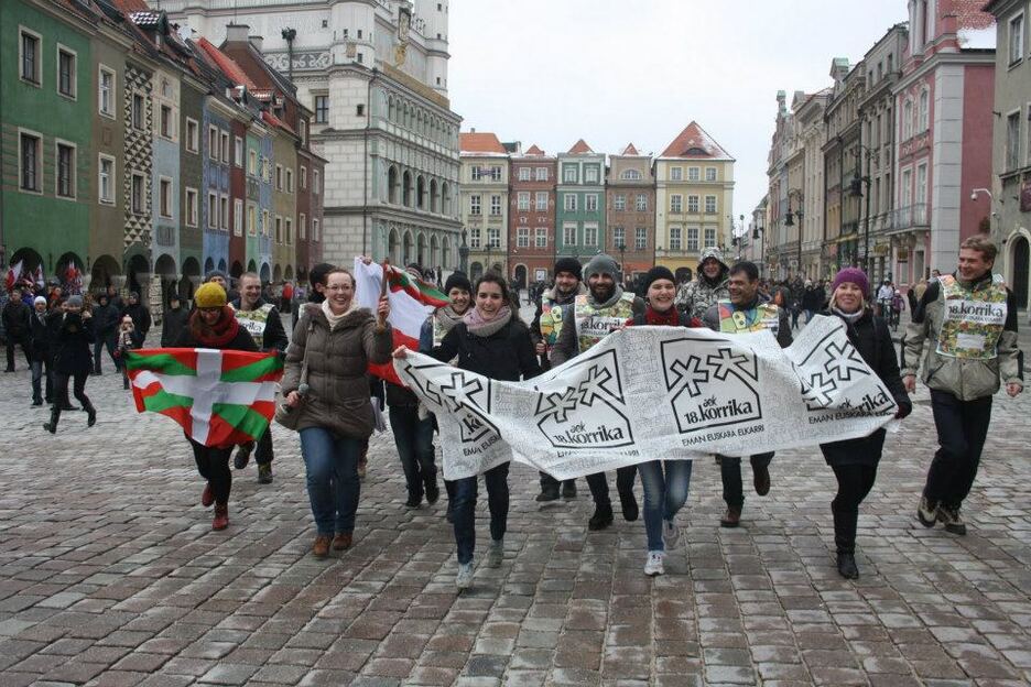 La ciudad polaca de Poznan acogió a Korrika el 9 de marzo en ambiente festivo. (DniBaskijskie)
