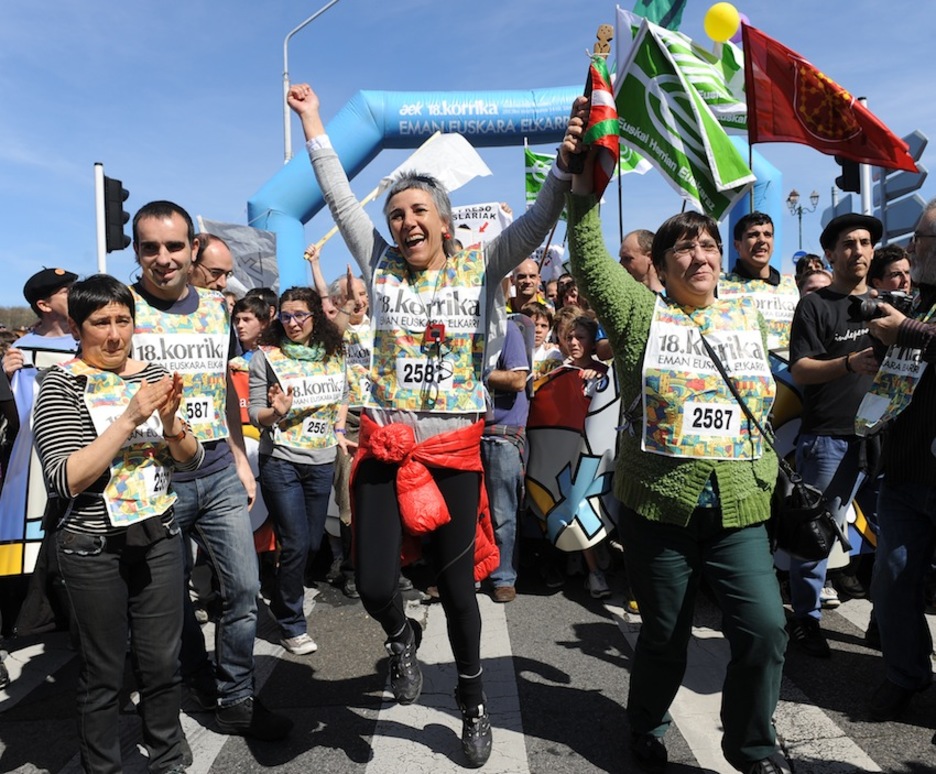 AEKko ordezkariek egin dute Korrika 18 azken kilometroa. (Gaizka IROZ)