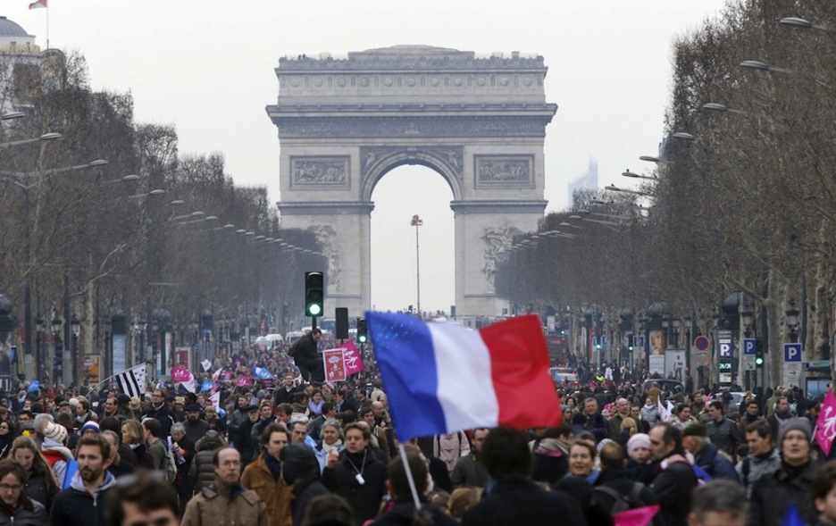 La manifestación, frente al Arco del Triunfo. (Pierre VERDY/AFP) La manifestación, frente al Arco del Triunfo. (Pierre VERDY/AFP)