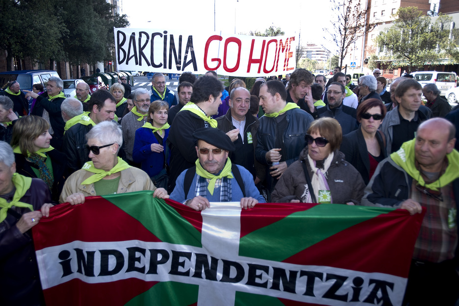 Ordezkari politiko ugari izan da manifestazioan. (Iñigo URIZ / ARGAZKI PRESS)