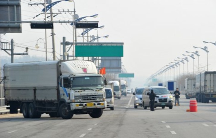 Pyongyang ha vetado por segundo día la entrada a Kaesong de trabajadores surcoreanos. (Kim JAE-HWAN/AFP)
