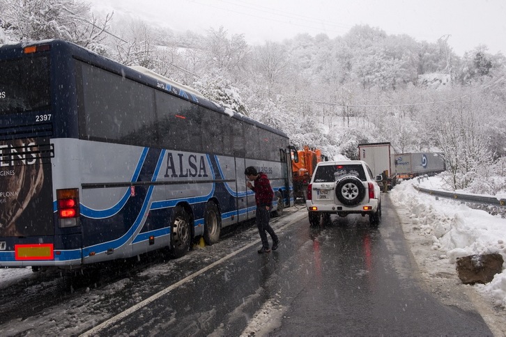 Ha habido problemas de circulación en la cima de Azpiroz. (Idoia ZABALETA/ARGAZKI PRESS)