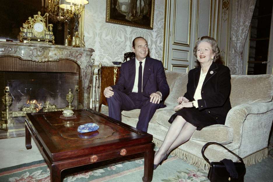 Imagen tomada en 1987, junto al expresidente francés Jacques Chirac. (AFP)