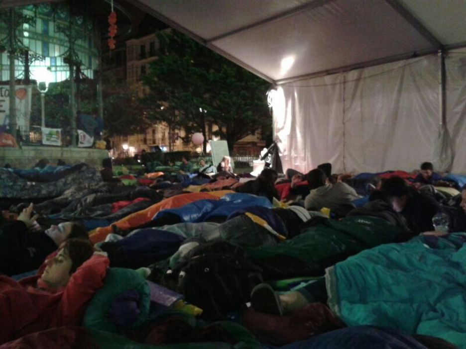 Ekaitzaren ostean barea diote; tentsioa gorputzetik kendu ezinda baina lasaitasun antzekoa itzuli da Aske Gunera. (Info7 irratia)