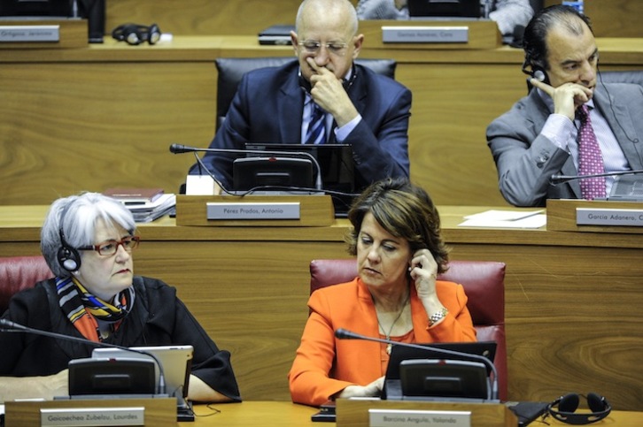 La presidenta del Gobierno de Nafarroa, Yolanda Barcina, en el Parlamento. (Jaboga MANTEROLA/ARGAZKI PRESS)