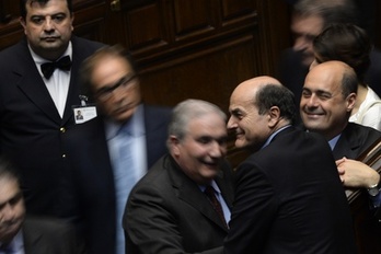 El ex secretario general del PD Pier Luigi Bersani durante una de las votaciones que se ha celebrado en el Parlamento. (Filippo MONTEFORTE/AFP)
