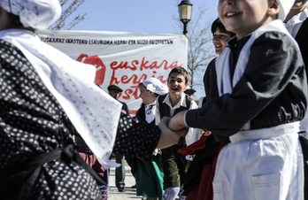 Giro bikaina izan da Villatuertan egun osoan zehar. (Jagoba MANTEROLA / ARGAZKI PRESS)