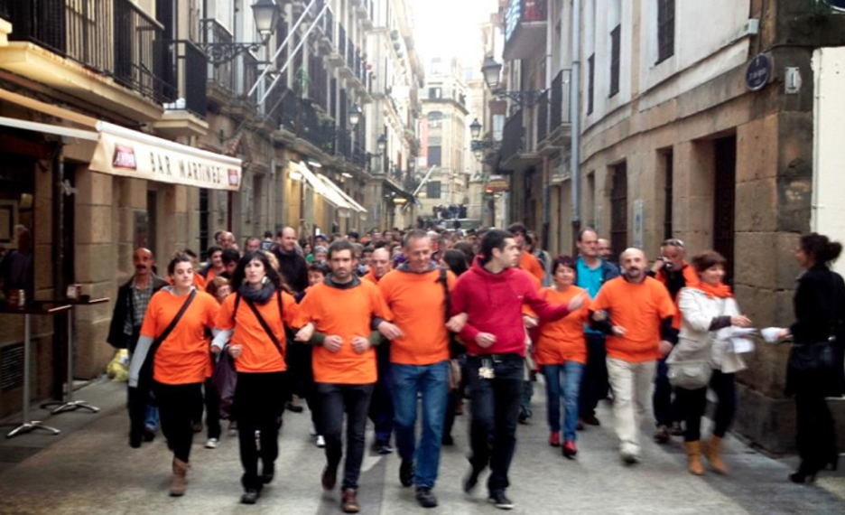 Durante la primera etapa de Aske Gunea columnas populares acompañaron a los condenados hasta sus casas. (Aske Gunea) 