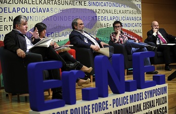 El sindicato ErNE celebra en el Palacio Euskalduna unas jornadas sobre el modelo policial. (Marisol RAMIREZ/ARGAZKI PRESS)
