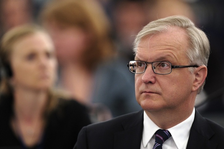 Rehn, el pasado día 17 en el Parlamento europeo, durante el debate sobre Chipre. (Frederick FLORIN/AFP)