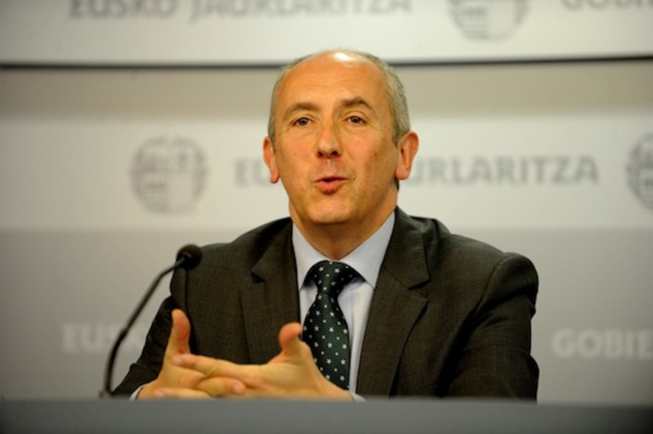 El portavoz del Gobierno de Lakua, Josu Erkoreka, en una comparecencia anterior. (Juanan RUIZ/ARGAZKI PRESS) El portavoz del Gobierno de Lakua, Josu Erkoreka, en una comparecencia anterior. (Juanan RUIZ/ARGAZKI PRESS)