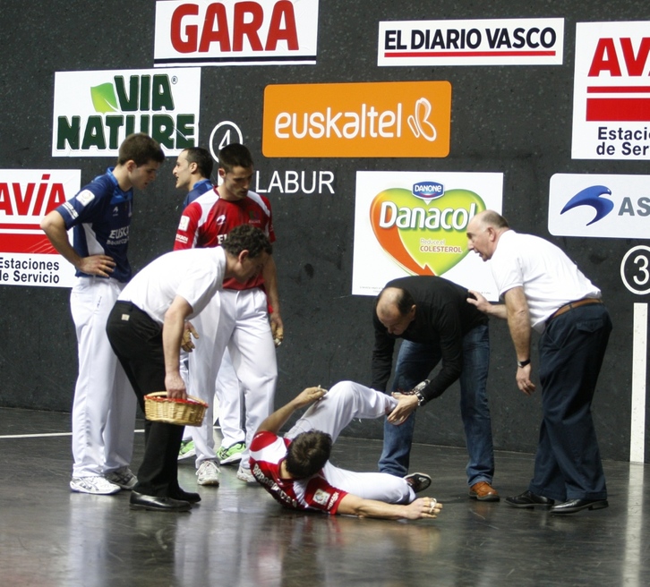 Berasaluzek min hartu du eta ezin izan du jarraitu. (ARGAZKI PRESS)