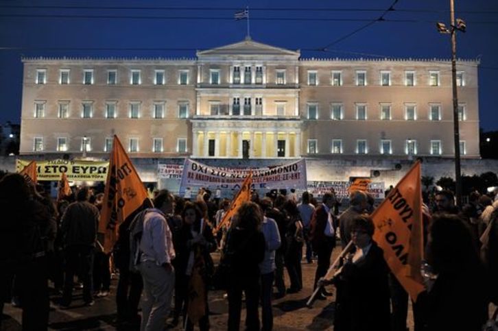 Protesta ante el Parlamento griego. (Louisa GOULIAMAKI/AFP PHOTO)