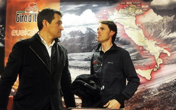 González de Galdeano y Samuel Sánchez, durante la presentación del equipo para el Giro. (ARGAZKI PRESS)
