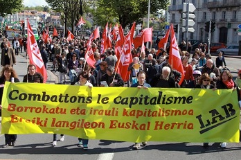 LABek eta intersindikalak deitu dituzten manifestazioaren irudia. (Bob EDME)