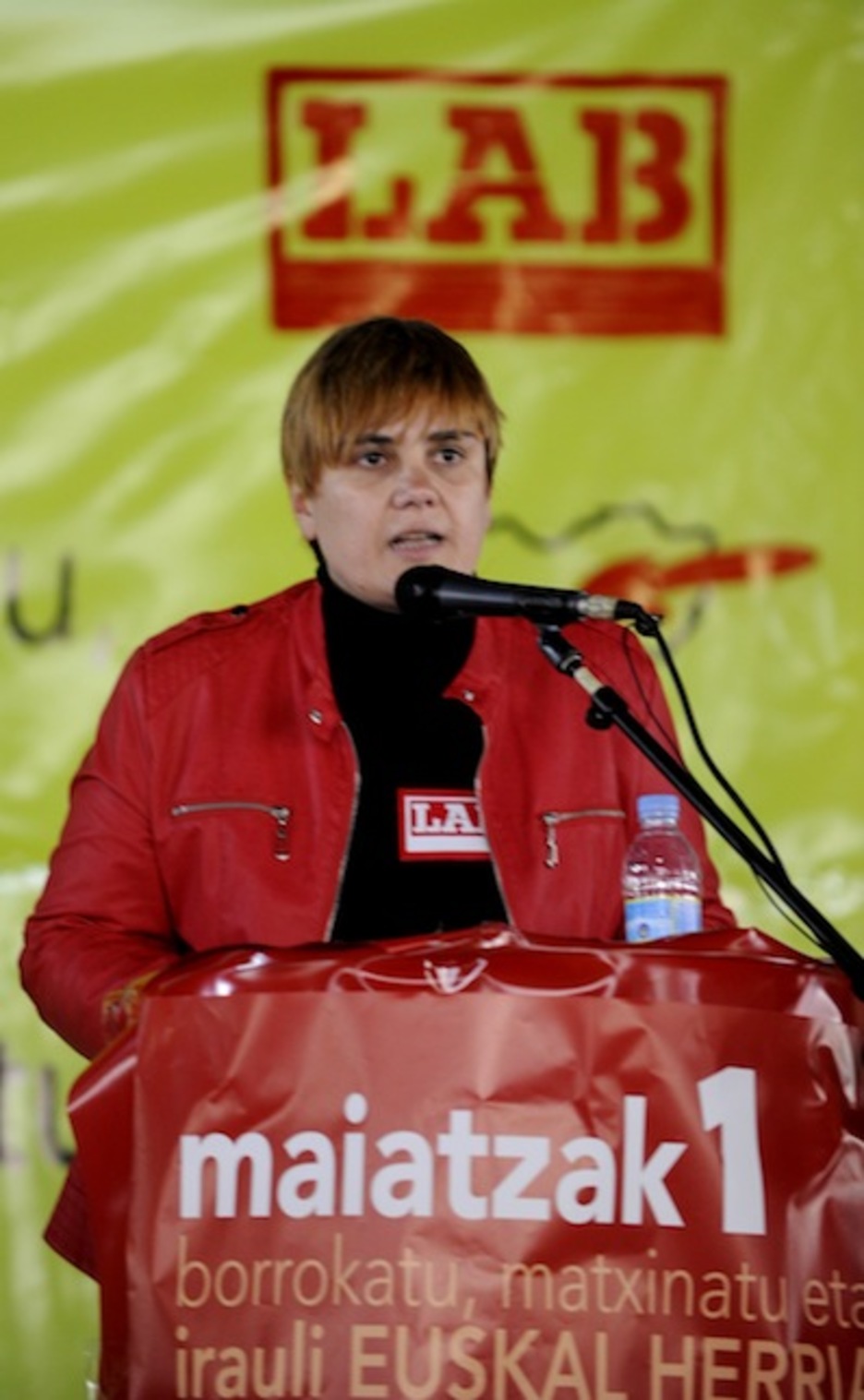 LABeko idazkari nagusia den Ainhoa Etxaide manifestazioaren amaierako ekitaldian. (Juanan RUIZ/ARGAZKI PRESS)