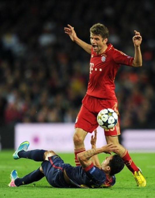 Imagen de un momento del encuentro entre el Barça y el Bayern. (Lluis GENE/AFP)
