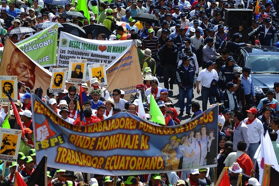 <strong>Ekuador. </strong> Sektore eta eskualde ezberdinetako herritarrak batu dira Quito hiriburuko manifestazioan. (Rodrigo BUENDIA / AFP)