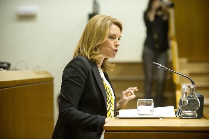 Arantza Quiroga, en un pleno del Parlamento. (Raúl BOGAJO/ARGAZKI PRESS)