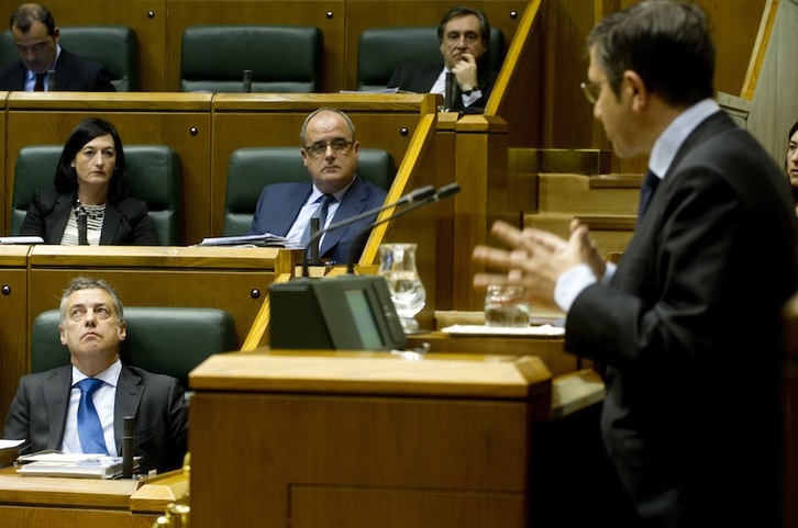 Patxi Lopez, Legebiltzarrean egin duen hitzaldian. (Raul BOGAJO/ARGAZKI PRESS)