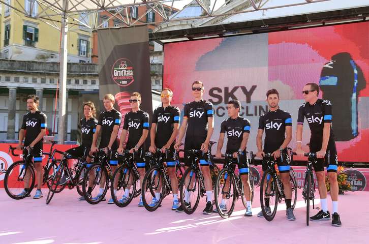 El equipo Sky con Wiggins a la cabeza parte como favorito. (Luko BENIES / AFP)