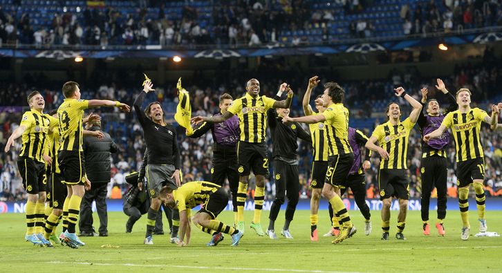El Borussia celebra el pase a la final de la Champions en el Bernabéu. (AFP)