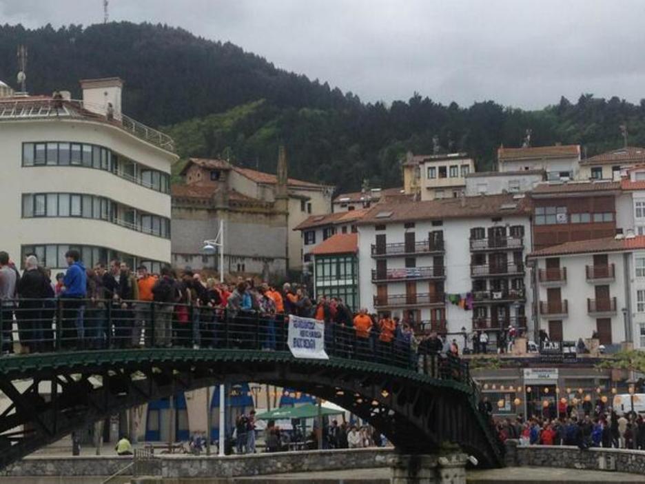 Ondarroako zubia, herri harresiak bereganatua. (Ion TELLERIA) Ondarroako zubia, herri harresiak bereganatua. (Ion TELLERIA)