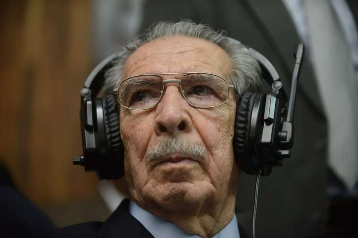 Ríos Montt ha escuchado la sentencia ante el tribunal. (Johan ORDOÑEZ / AFP)