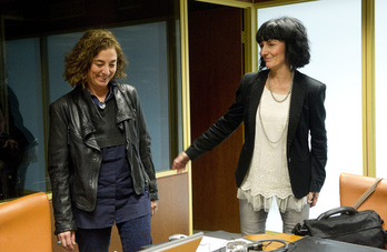 La consejera de Cultura de Lakua, Cristina Uriarte, junto a Maite Iturbe, directora general de EiTB. (Raul BOGAJO/ARGAZKI PRESS)