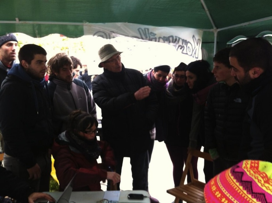 Zaintza turnoan egin dituzte goizean goiz. (@maitebidarte) Zaintza turnoan egin dituzte goizean goiz. (@maitebidarte)