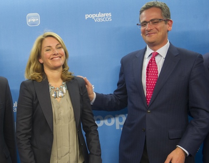 Arantza Quiroga y Antonio Basagoiti, en la sede del PP en Bilbo. (Luis JAUREGIALTZO/ARGAZKI PRESS)