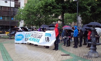 Concentración ante el Parlamento de Nafarroa. (HERRIRA)