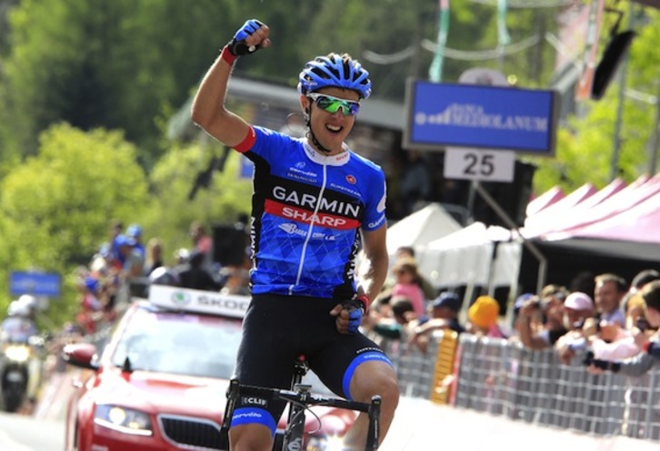 Navardauskas, a su llegada a meta. (Luk BENIES/AFP PHOTO)