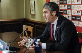 Comparecencia de Josu Urrutia en el Palacio de Ibaigane. (Luis JAUREGIALTZO/ARGAZKI PRESS)